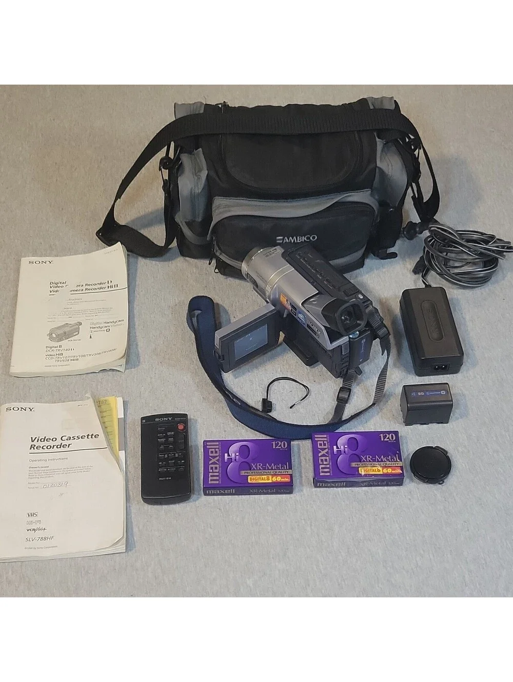 Sony DCR-TRV140 Handycam Digital8/Hi8 60x NightShot w/ Bag Remote Tapes